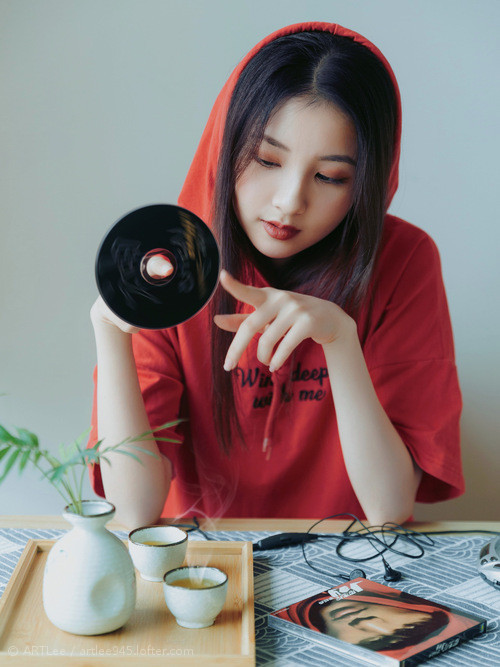 “2025世界游泳锦标赛：谁能在水上芭蕾中一舞成名？”