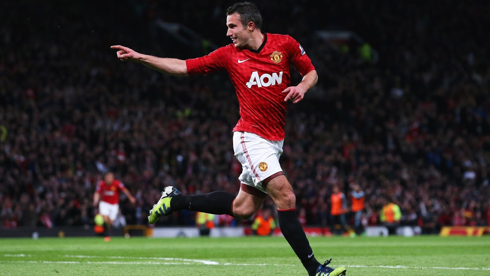 _铁路沿线：景色如画的轨道线上比赛_，铁路沿线风景